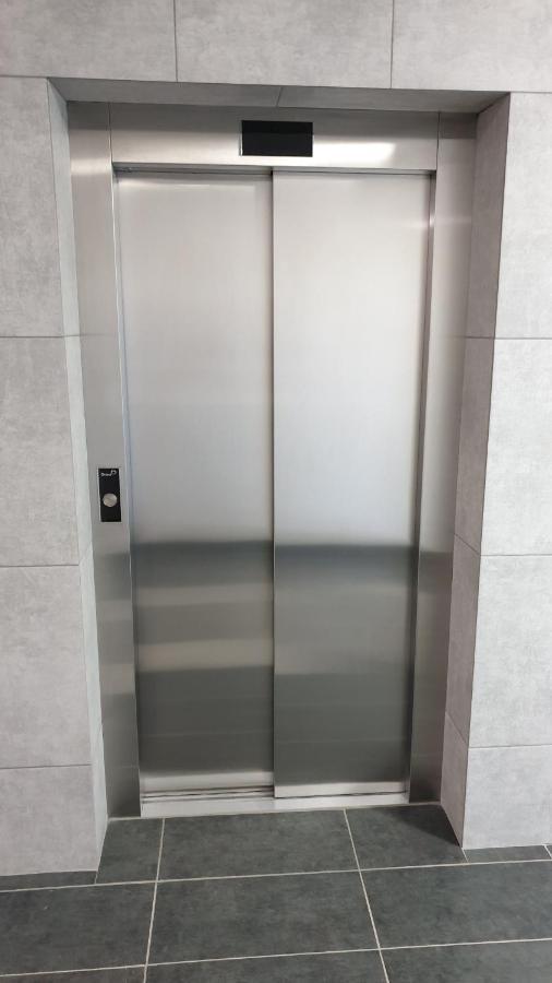 Apartamenty Podzamcze 瓦乌布日赫 外观 照片