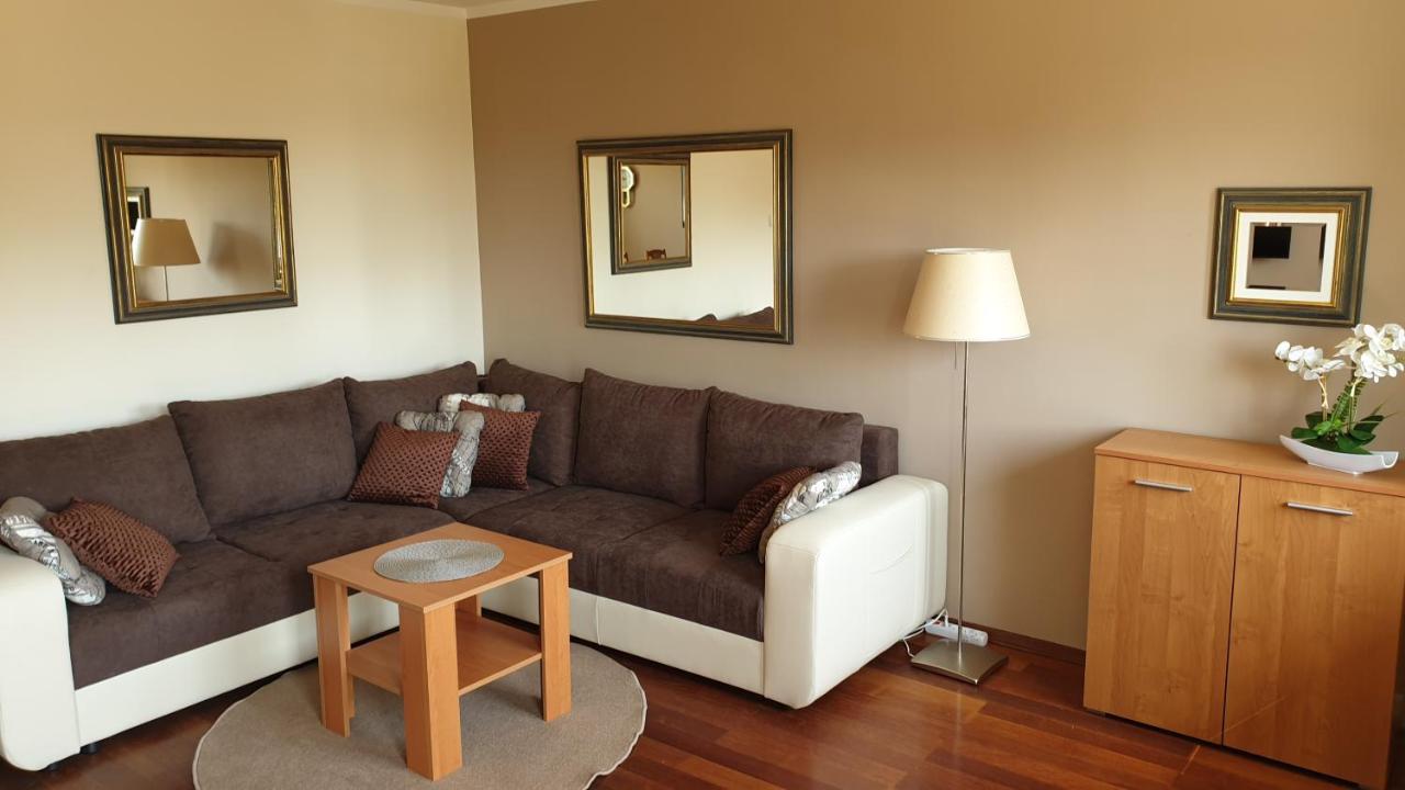 Apartamenty Podzamcze 瓦乌布日赫 外观 照片