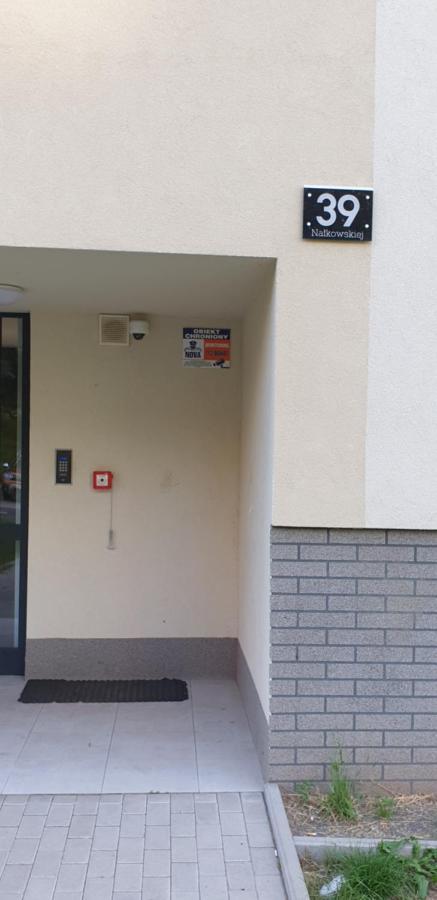 Apartamenty Podzamcze 瓦乌布日赫 外观 照片