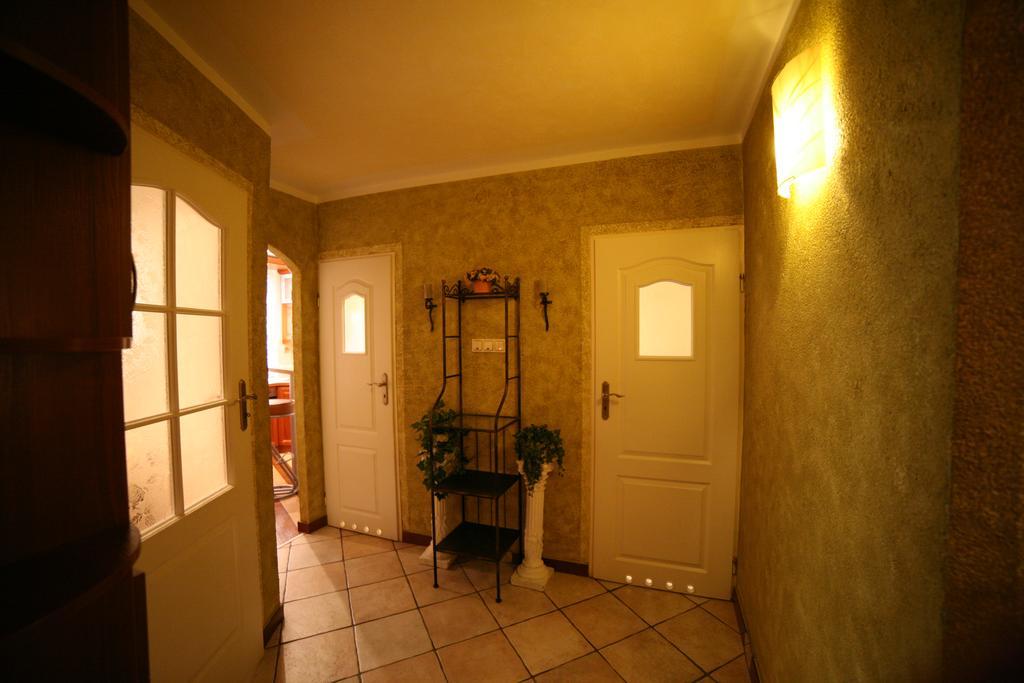 Apartamenty Podzamcze 瓦乌布日赫 客房 照片