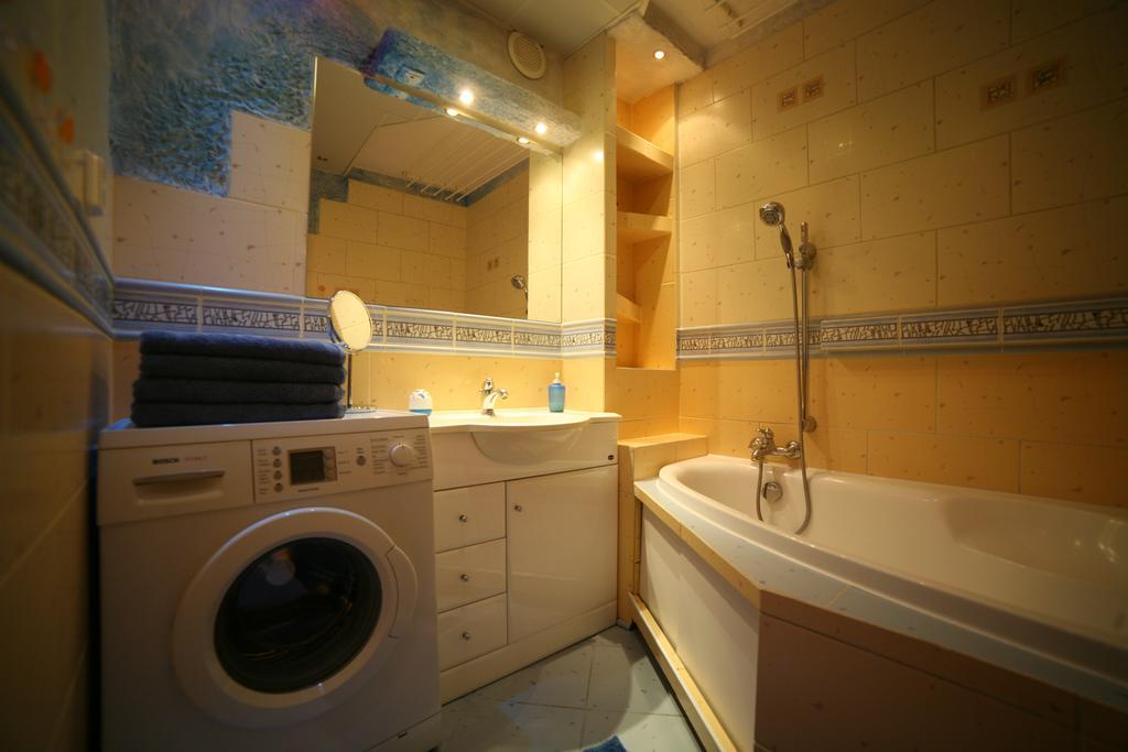 Apartamenty Podzamcze 瓦乌布日赫 客房 照片